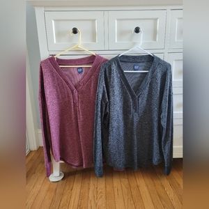 2 GAP sweater shirts